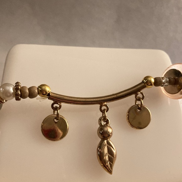 NWOT - Stacked Boho Brassy & Coral Beaded Stretch Charm Bracelets (5) - Picture 2 of 4